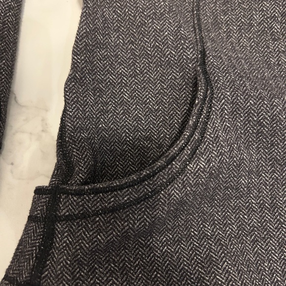 Women’s Lululemon 1/4 Running Shirt Sz 4 EUC - Picture 5 of 11